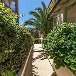 In Pjescana Uvala Mit Garten- Grill By Interhome * Pula