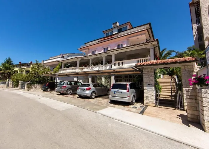 In Pjescana Uvala Mit Garten- Grill By Interhome *