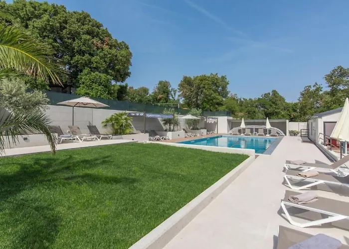 In Pjescana Uvala Mit Garten- Grill By Interhome *