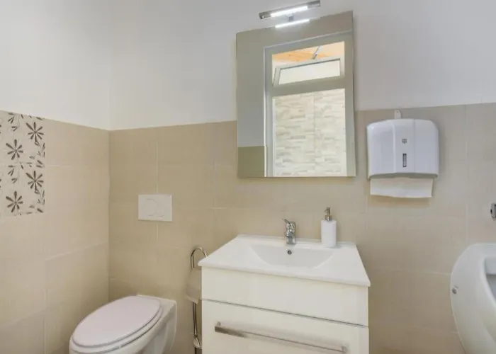 In Pjescana Uvala Mit Garten- Grill By Interhome דירה *