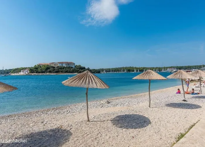 Apartament In Pjescana Uvala Mit Garten- Grill By Interhome