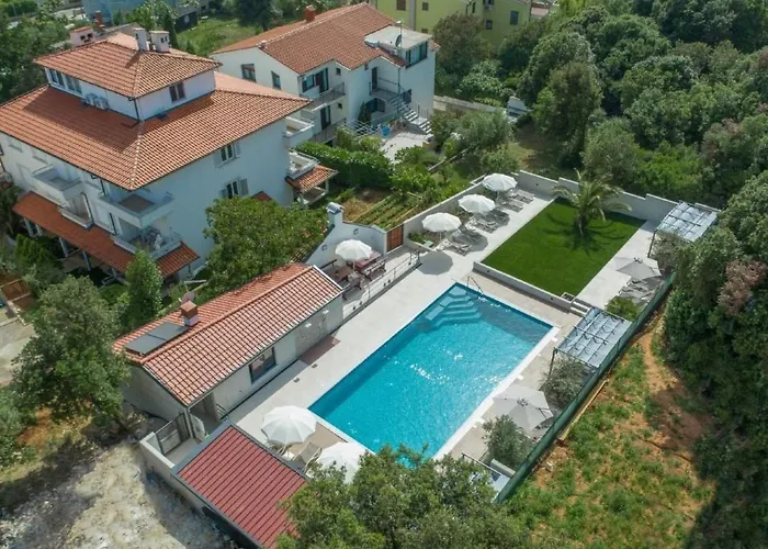 In Pjescana Uvala Mit Garten- Grill By Interhome Apartament Pula