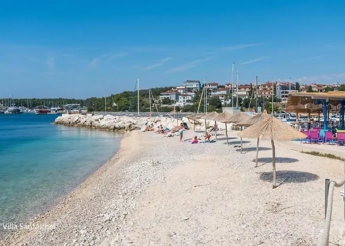 In Pjescana Uvala Mit Garten- Grill By Interhome Apartament